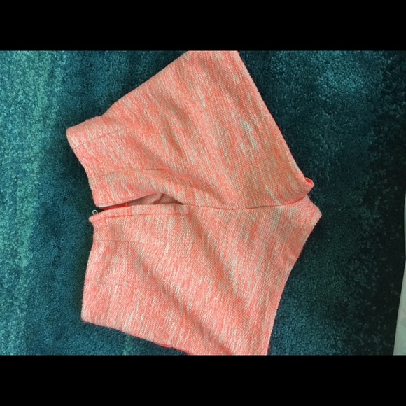 Hot pink high rise hotpants - Picture 2 of 3